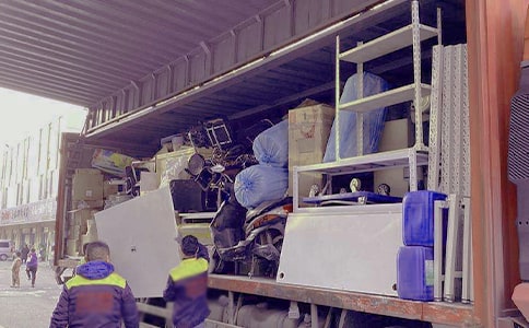 蚂蚁搬家作文小学四年级