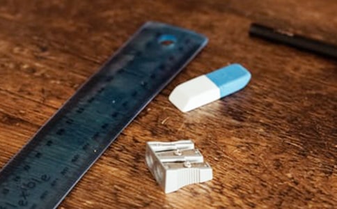 未来的文具盒作文四年级